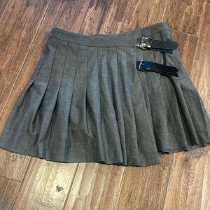 Zara pleated grey skirt with buckles